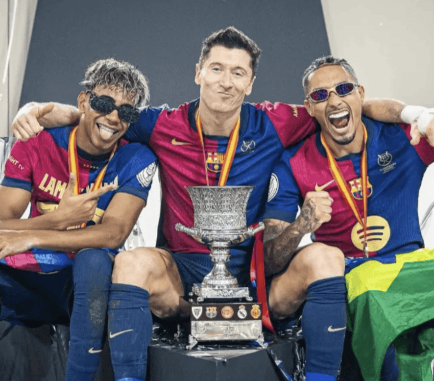 西甲最佳阵容出炉：姆巴佩领衔！巴萨4大巨星入选，维尼修斯无缘