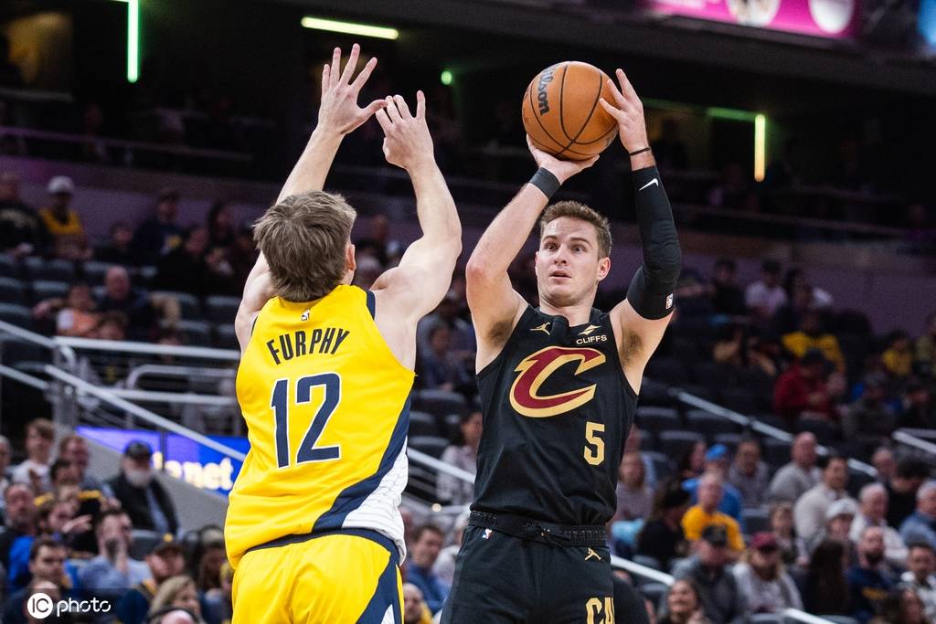 加兰29+6莫布利20+6 西卡22分骑士送步行者13连败